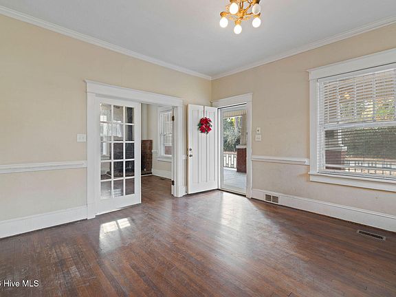5th image of 1101 Evergreen Avenue