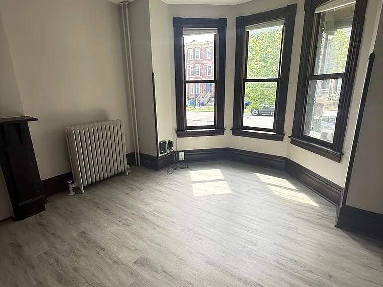 72 Liberty Street Wh — Photo 1