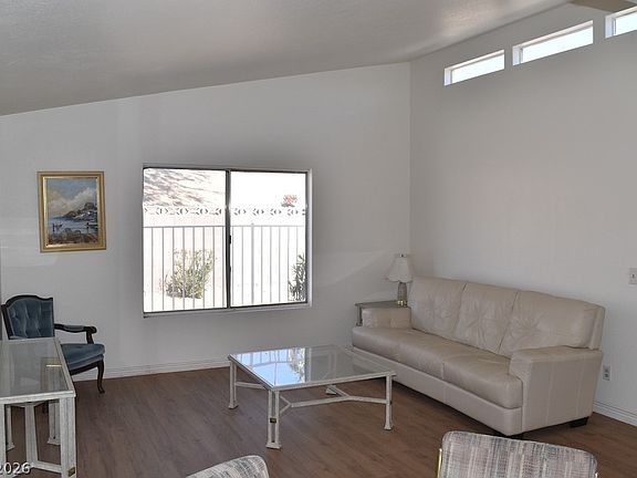 3rd image of 2214 Pebble Creek Ln