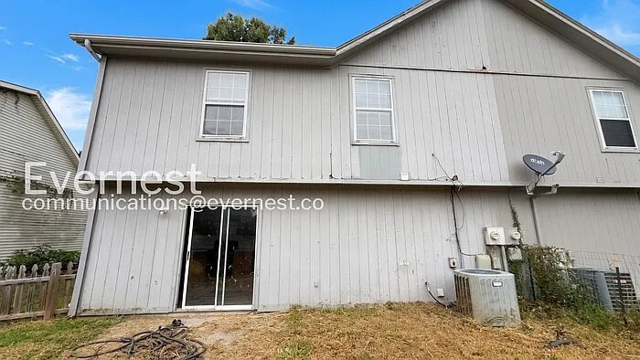 1041 Dean Dr — Photo 19