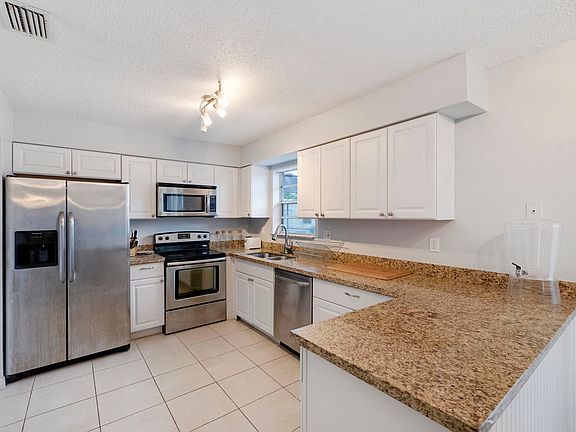 3rd image of 240 Martin Ave