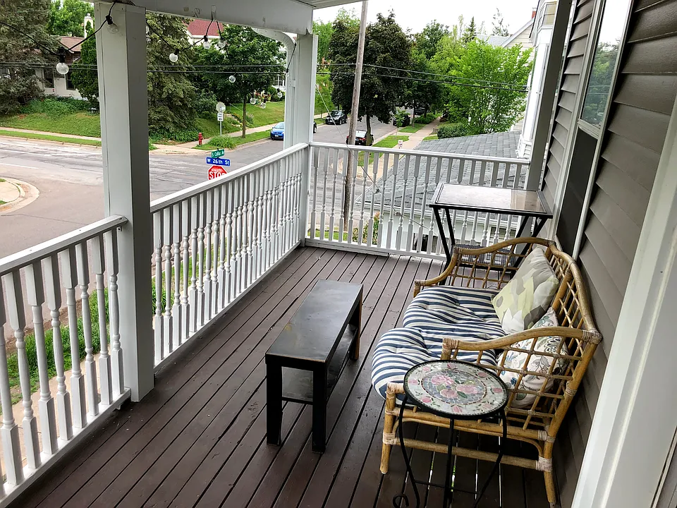 2nd story porch