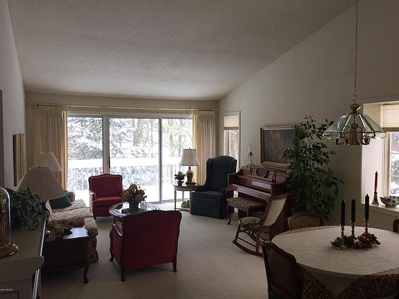 4th image of 3385 Eagle Creek Ct NE