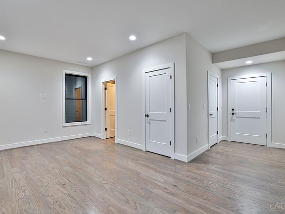 3rd image of 2916 Robertson Ave