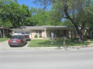 532 Hurstview Dr, Hurst, TX 76053