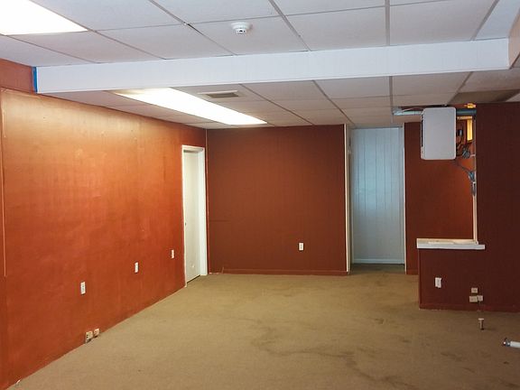 5th image of 208 Franklin St #Storefront