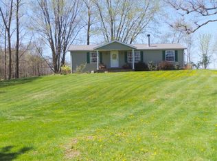 1037 County Road 1850e, Greenup, IL 62428