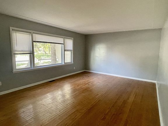 5th image of 13620 S Wentworth Ave