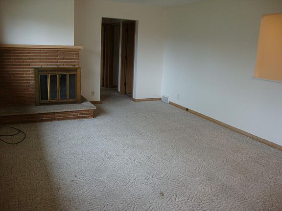 5th image of 5833 Ewing Ave N