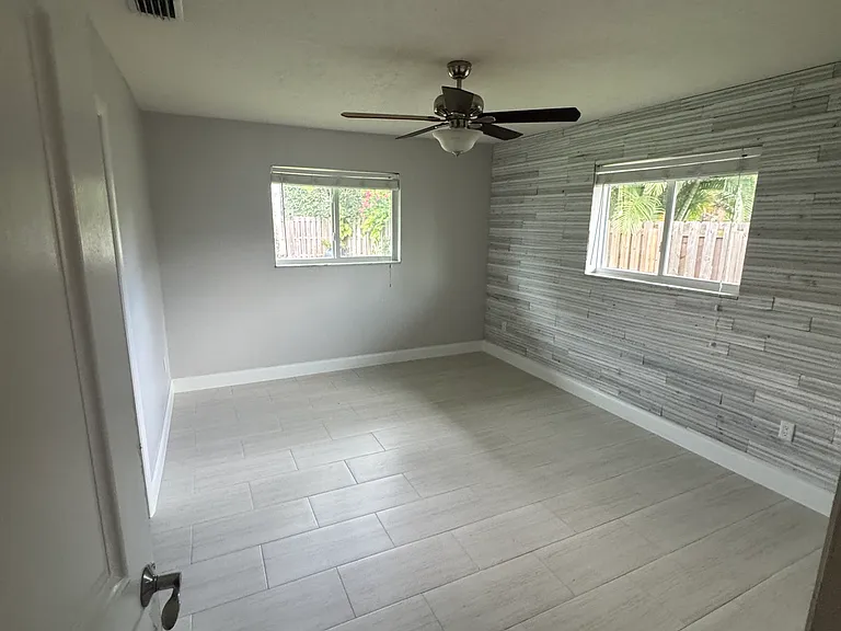27617 Suffridge Dr — Photo 11