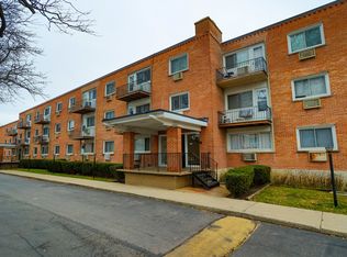 8521 Lotus Ave APT 701, Skokie, IL 60077