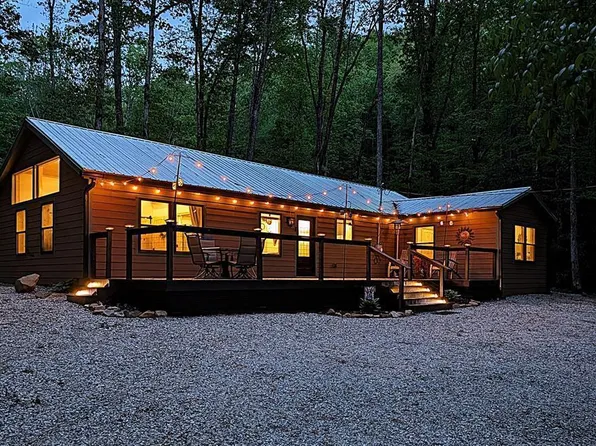 2052 Granny Squirrel Dr, Andrews, NC 28901