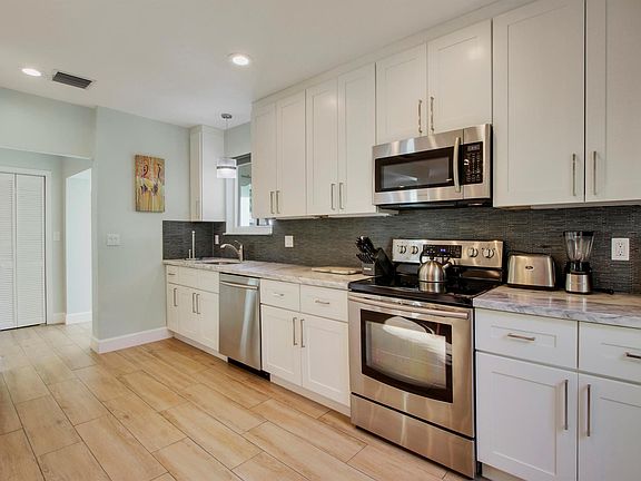 4th image of 380 N Juno Ln