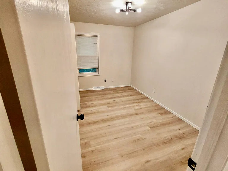 540 Lewis St #E — Photo 12