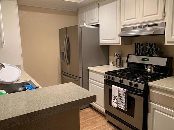 2nd image of 16377 Lakeshore Dr Unit 5G