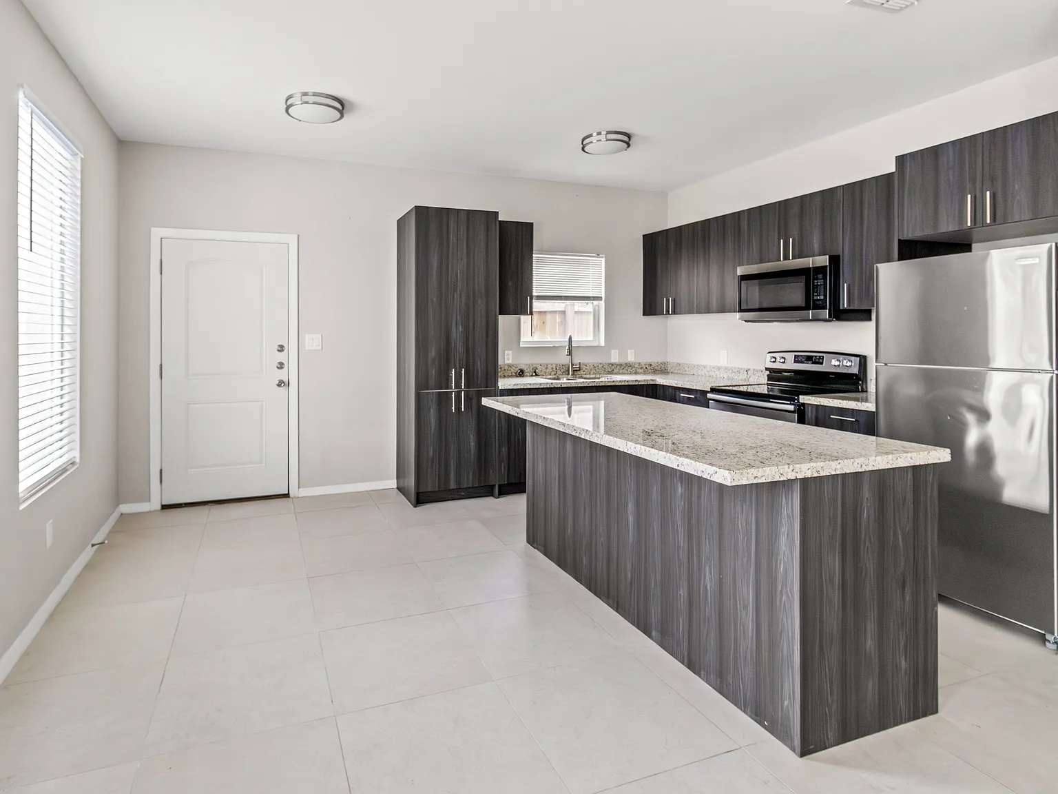 1405 Alta Vista Drive - 1 — Photo 3