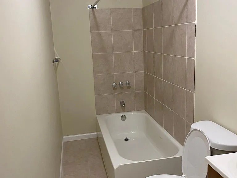 1230 18th Pl NE #1 — Photo 9