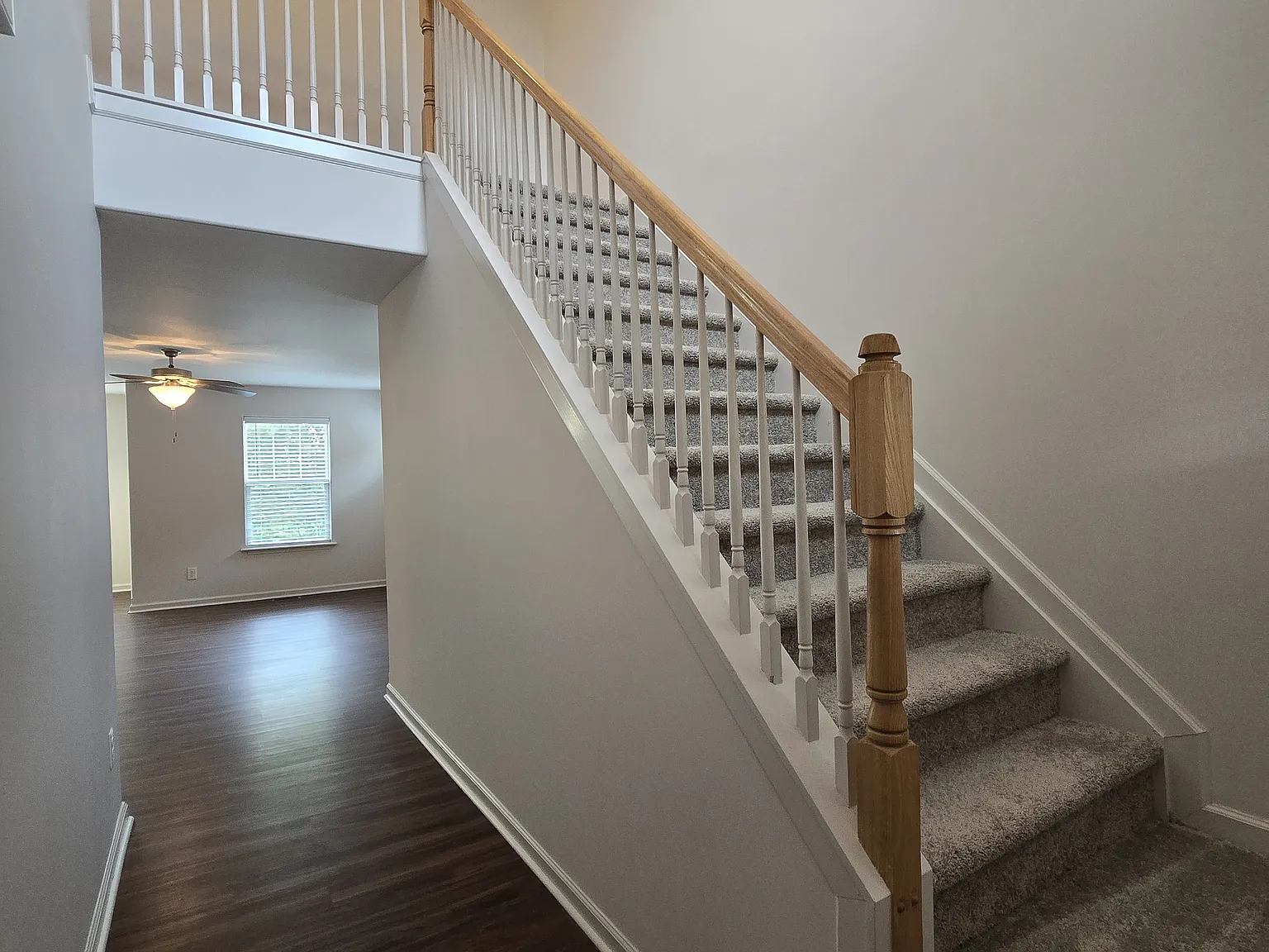 3 bed, 2.5 bath, 1566 sqft, $2,395 — Photo 2