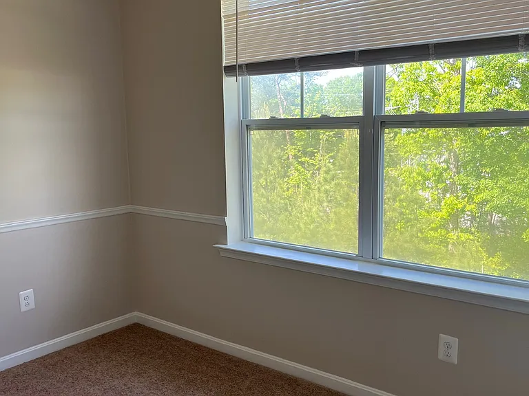 23520 F D R Blvd #405 — Photo 17