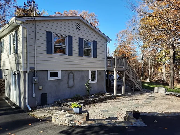 16 Hickory Ln — Photo 7