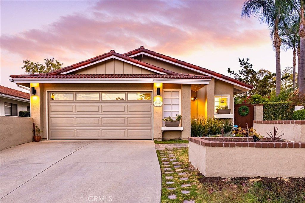 浦飯　 25065 Sunset Pl W, Laguna Hills, CA 92653 | Zillow
