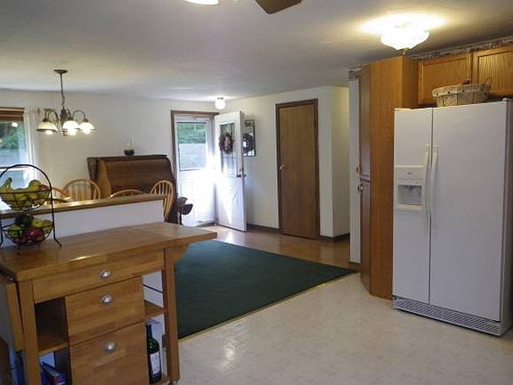 3rd image of 14 Hutch St