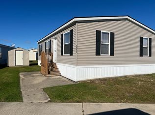 59233 Lewis Ln, New Haven, MI