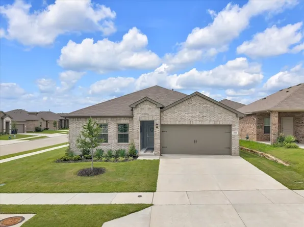 901 De Wit Dr, Fort Worth, TX 76108