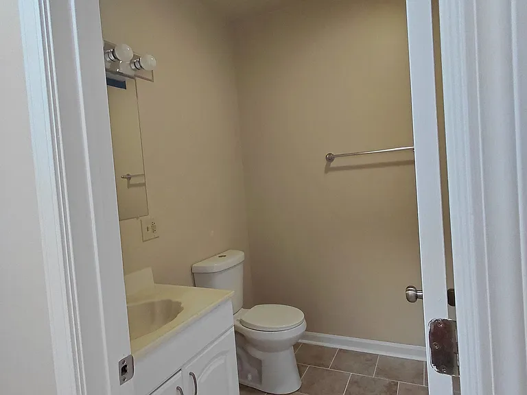 6739 S Merrill Ave #2S — Photo 7