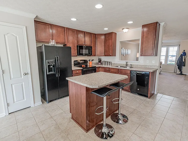 210 Summerfield Dr — Photo 6