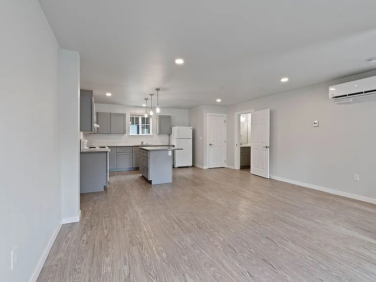 Wall Street Townhomes — Photo 9