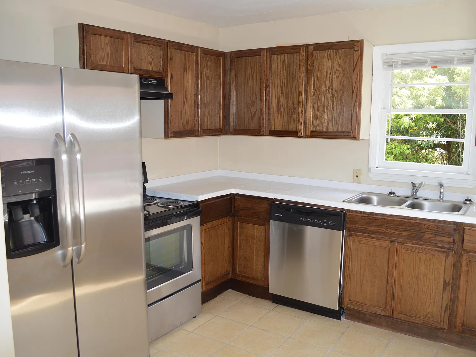 2 bed, 1.0 bath, 920 sqft, $1,250 — Photo 4