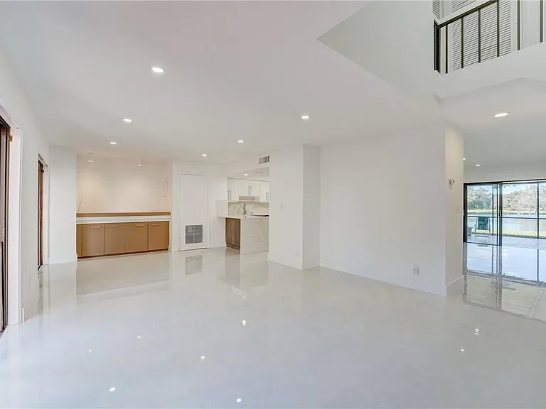 103 Saint Andrews Rd — Photo 14