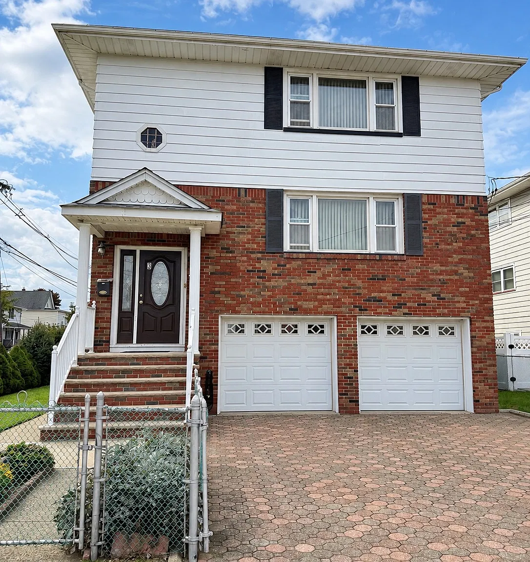 3 bed, 1.5 bath, $2,900 — Photo 1