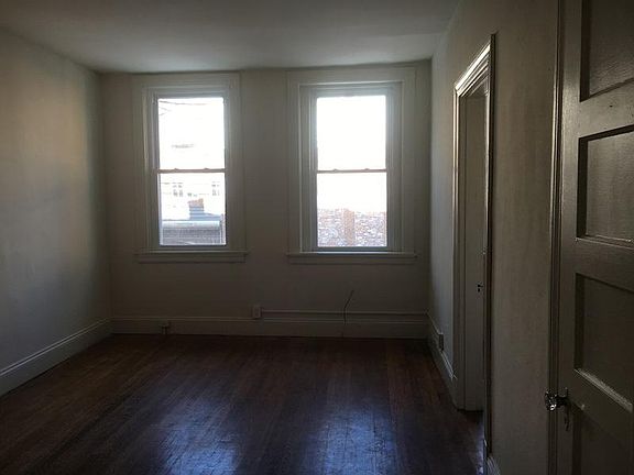 4th image of 1106 W Grace St APT 3