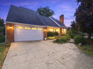10S381 Jamie Ln, Willowbrook, IL 60527