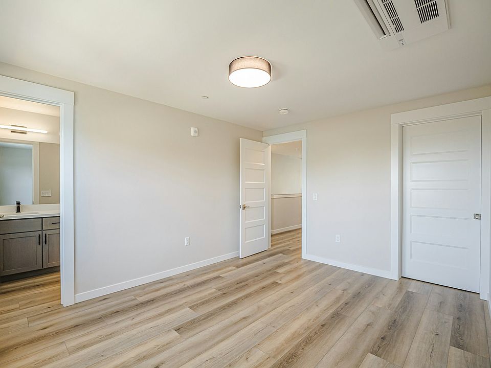 Primary Bedroom- En Suite