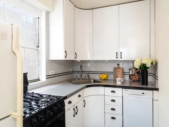 150 East 37th Street image 4 of 20