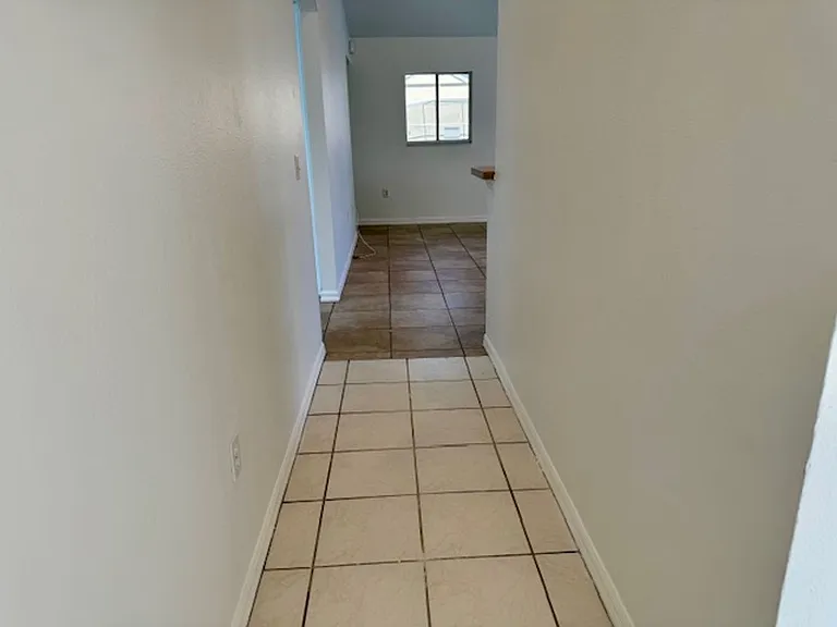 838 Hillcrest Dr — Photo 13
