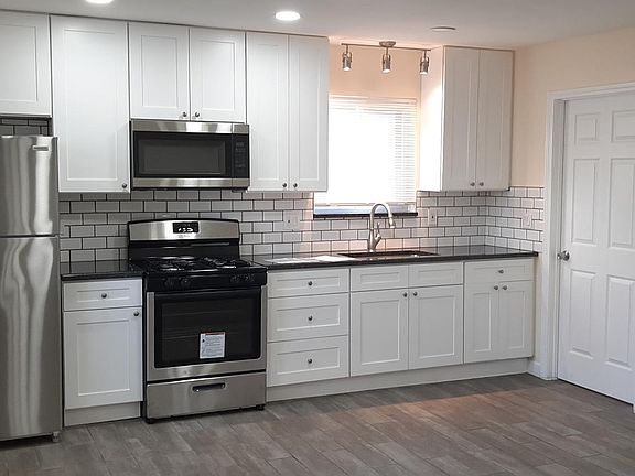 3rd image of 24387 Eton Ave