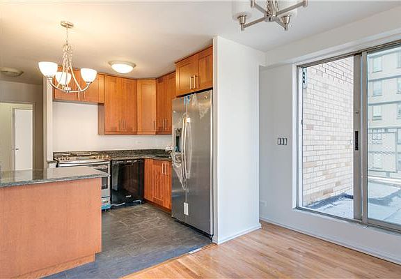 3rd image of 401 E 81st St APT 18C