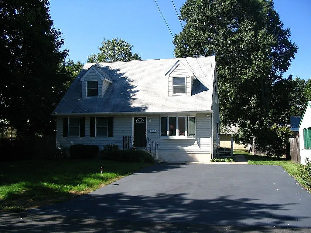 918 Washington Ave photo 1