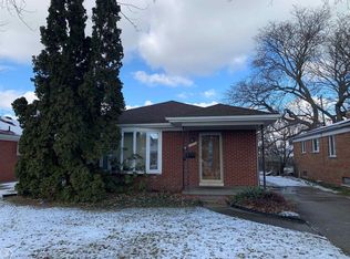 22717 Millenbach St, Saint Clair Shores, MI 48081