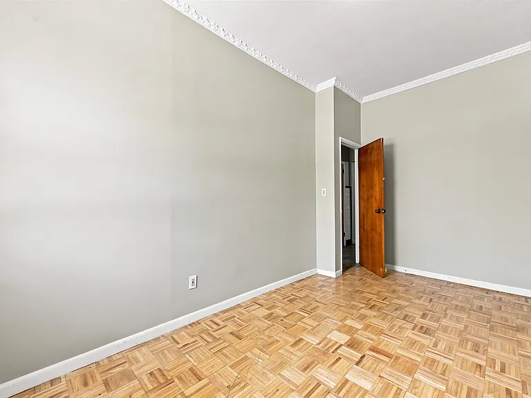 129 W 28th St #1 — Photo 18