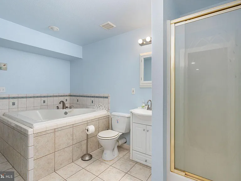 8009 Burrell Rd — Photo 33