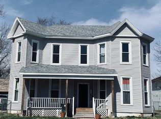 1327 Monroe Ave APT 3, Charleston, IL 61920