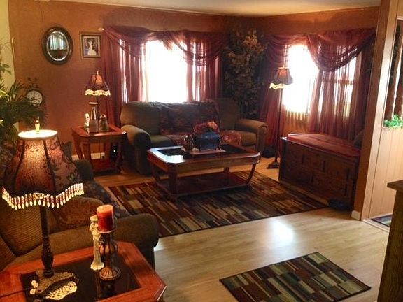 3rd image of 2526 Glenwood Dr