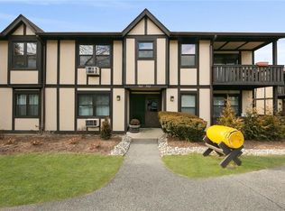 967 Sierra Vista Ln, Valley Cottage, NY 10989