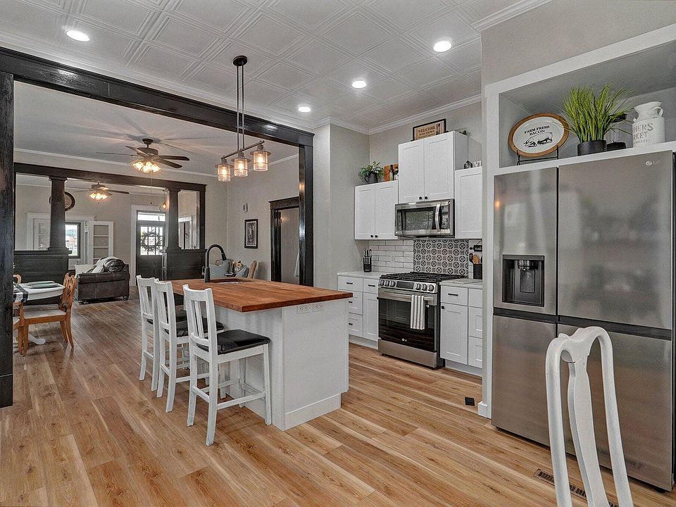 1009 S Hickory St-17