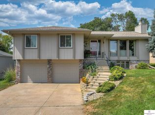11242 Taylor St, Omaha, NE 68164